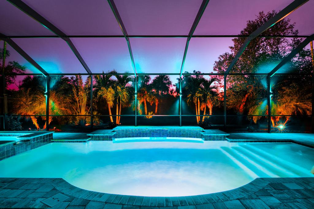 Up/Down Lights Florida Pool Cage - Sunset Lighting Design